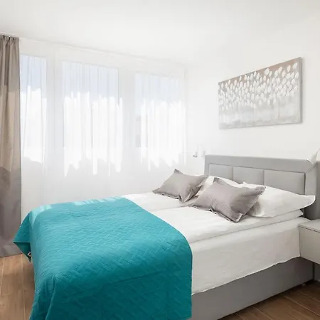 New & Modern Aa Apartment Split